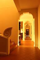 Le Luxe Boutique Hotel