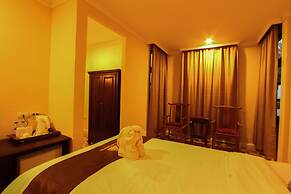 Le Luxe Boutique Hotel