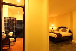 Le Luxe Boutique Hotel