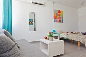 Ha-Carmel Market Apartment