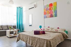 Ha-Carmel Market Apartment