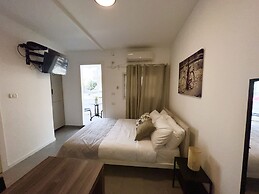 Ha-Carmel Market Apartment