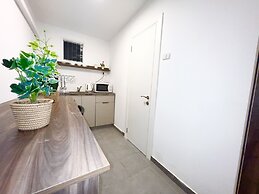 Ha-Carmel Market Apartment
