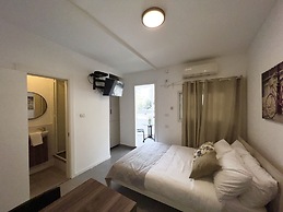 Ha-Carmel Market Apartment