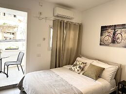 Ha-Carmel Market Apartment