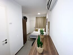 Ha-Carmel Market Apartment