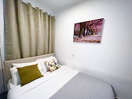 Ha-Carmel Market Apartment