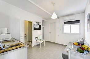 Ha-Carmel Market Apartment