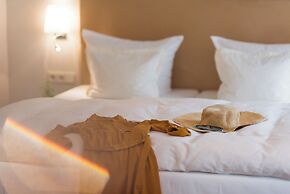 Tides Boutique Hotel