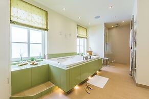 Tides Boutique Hotel