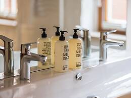 Tides Boutique Hotel
