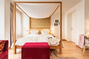 Tides Boutique Hotel