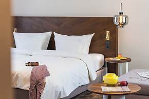 Tides Boutique Hotel
