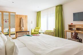 Tides Boutique Hotel
