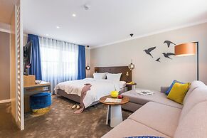 Tides Boutique Hotel