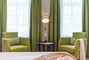 Tides Boutique Hotel