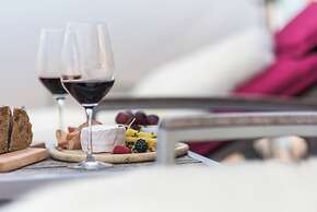 Tides Boutique Hotel