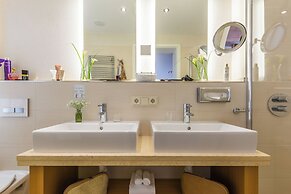 Tides Boutique Hotel