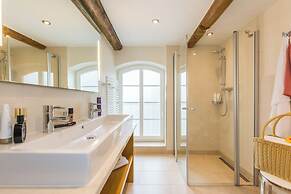 Tides Boutique Hotel