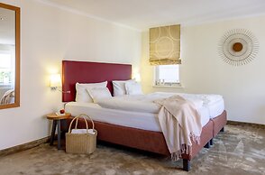 Tides Boutique Hotel
