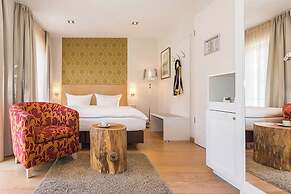 Tides Boutique Hotel