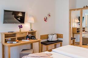 Tides Boutique Hotel