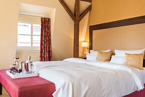 Tides Boutique Hotel