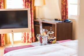 Tides Boutique Hotel