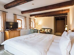 Tides Boutique Hotel