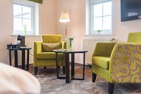 Tides Boutique Hotel