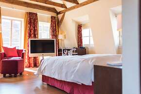 Tides Boutique Hotel