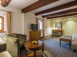 Tides Boutique Hotel