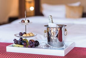 Tides Boutique Hotel