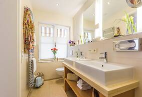 Tides Boutique Hotel