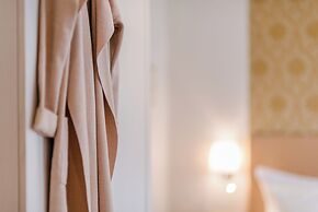 Tides Boutique Hotel