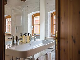 Tides Boutique Hotel