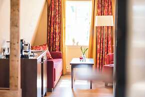 Tides Boutique Hotel