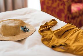 Tides Boutique Hotel