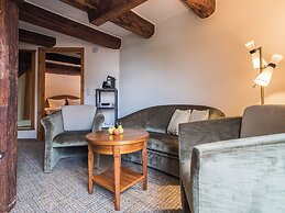 Tides Boutique Hotel
