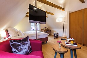 Tides Boutique Hotel