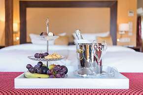 Tides Boutique Hotel