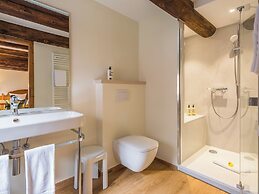Tides Boutique Hotel