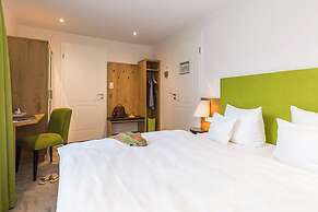 Tides Boutique Hotel