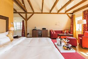 Tides Boutique Hotel