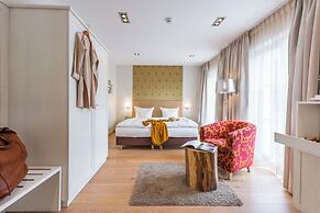 Tides Boutique Hotel