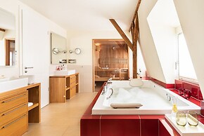 Tides Boutique Hotel