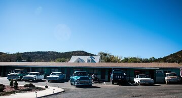 Raton Pass Motor Inn