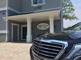 Anchored Inn at Hidden Harbour Marina