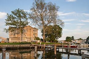 Anchored Inn at Hidden Harbour Marina