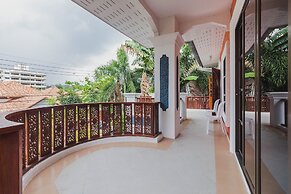 Baan Kanittha - 5 Bedrooms Pool Villa